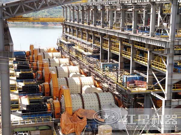 水泥磨機生產(chǎn)現(xiàn)場