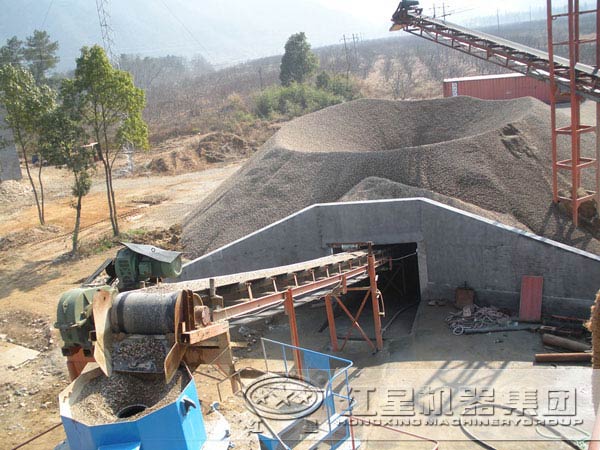 高鐵專(zhuān)用砂石骨料生產(chǎn)設(shè)備現(xiàn)場(chǎng)