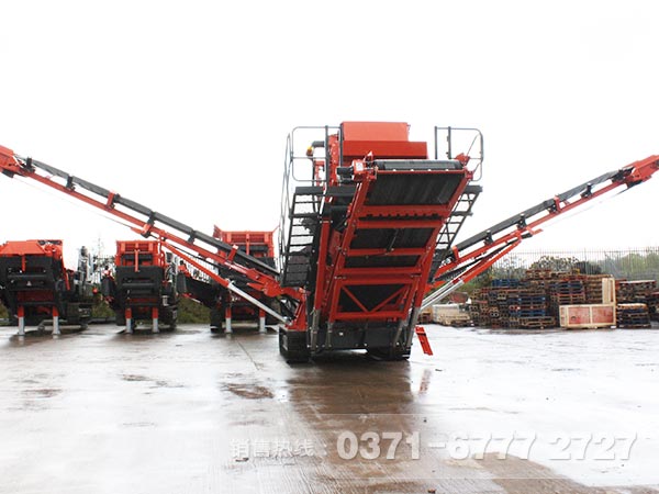 移動(dòng)篩分破碎機(jī)