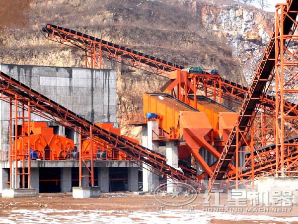 石子破碎生產(chǎn)線客戶現(xiàn)場(chǎng)圖三