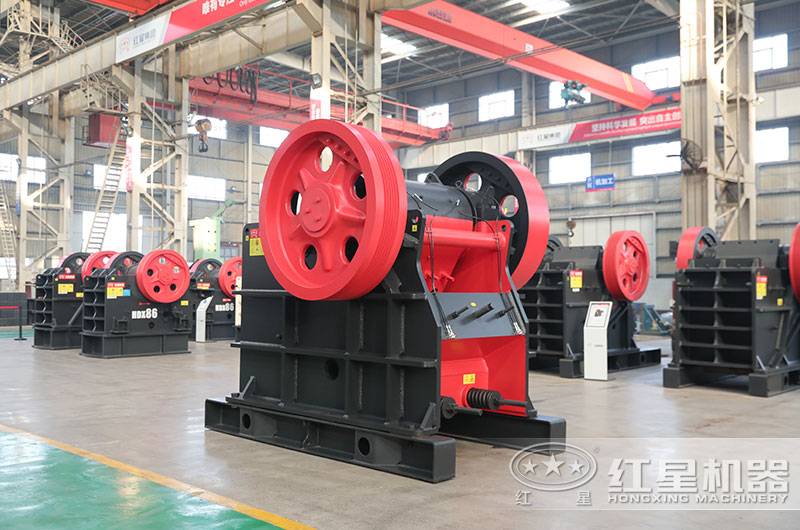 150x750細(xì)顎破碎機(jī)圖片