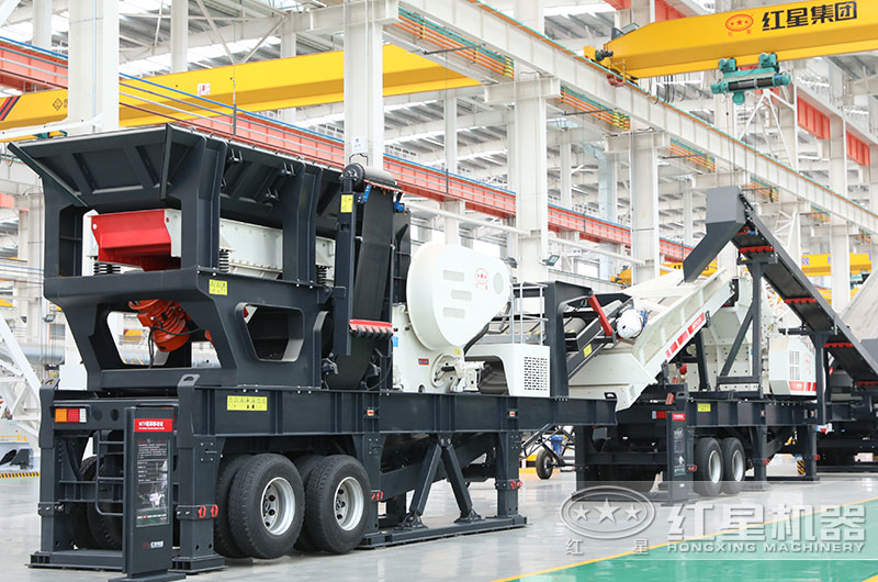 輪胎式移動(dòng)破碎機(jī)圖片