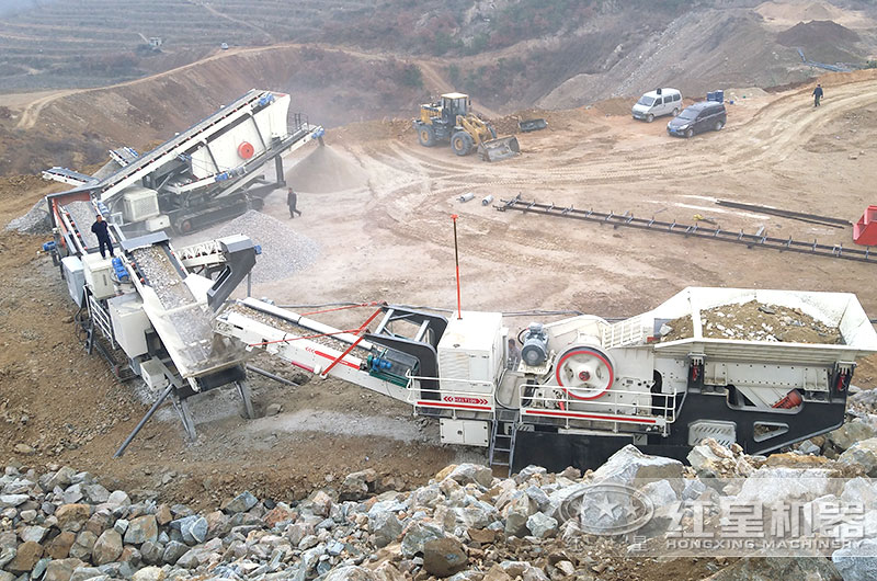 多臺移動破碎機(jī)組合生產(chǎn) 多臺移動破碎機(jī)組合生產(chǎn)