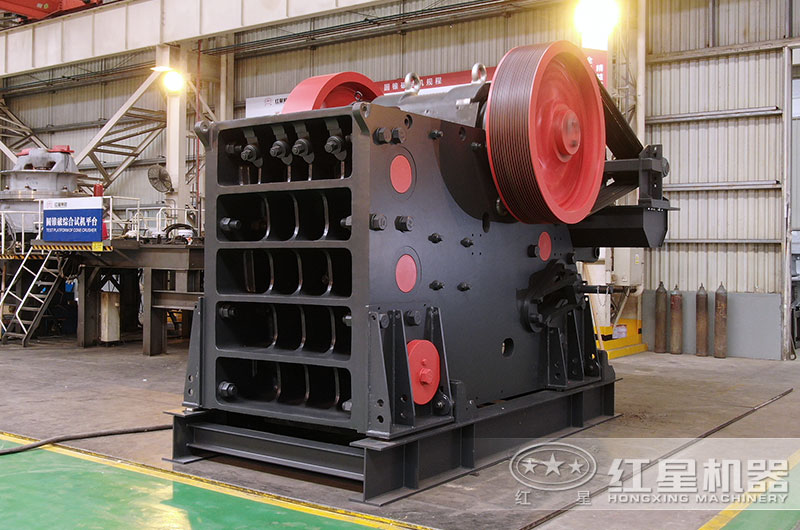 顎式破碎機(jī)圖片