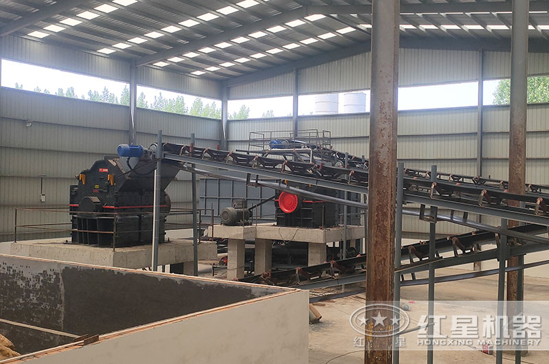 2臺(tái)細(xì)碎機(jī)聯(lián)合作業(yè) 2臺(tái)細(xì)碎機(jī)聯(lián)合作業(yè)