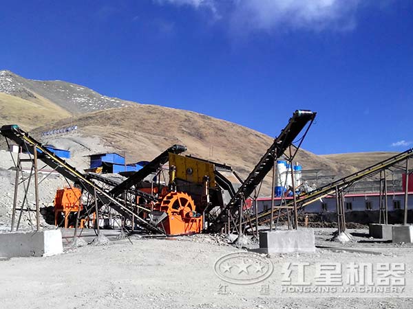 石子生產(chǎn)線(xiàn)現(xiàn)場(chǎng)
