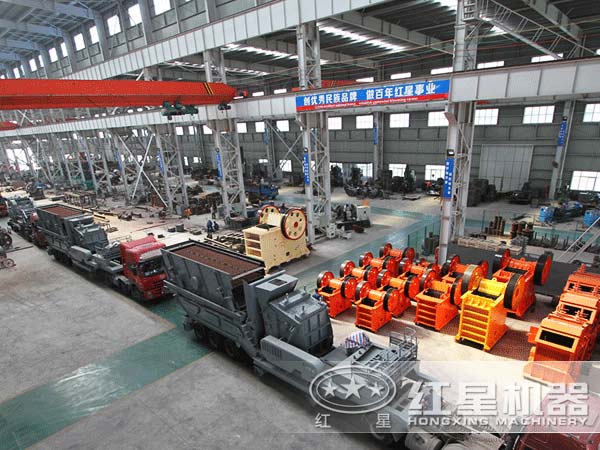 移動式碎石機(jī)pk固定式碎石機(jī)，誰更適用于采石場作業(yè)？