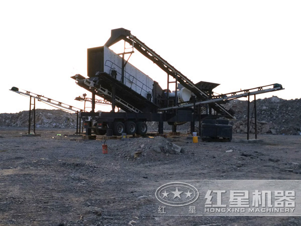 流動(dòng)碎石機(jī)安裝搭設(shè)現(xiàn)場