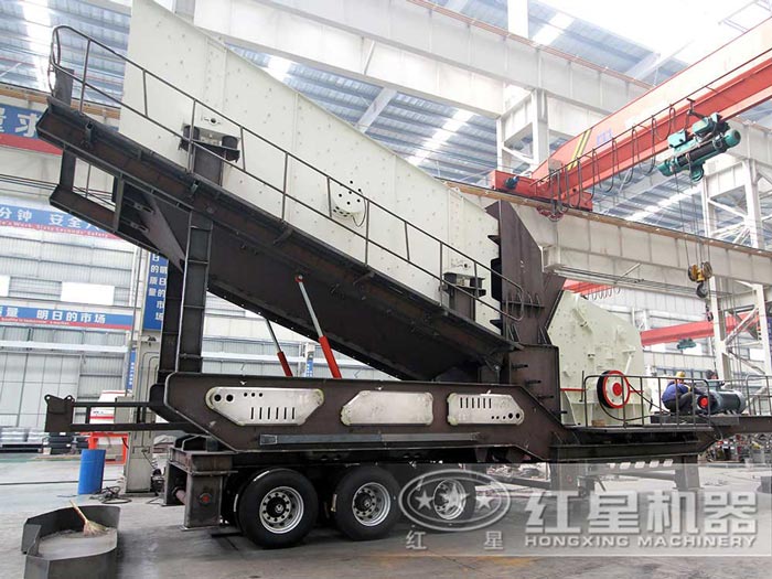 用于公路碎石的這部日產(chǎn)400立方小型車(chē)載移動(dòng)破碎機(jī)多少錢(qián)