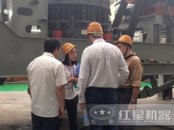 河北時(shí)產(chǎn)100方石料移動(dòng)破碎機(jī)多少錢一臺(tái)，能出多大料？