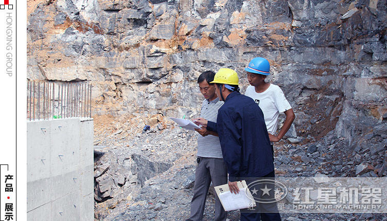 建筑垃圾破碎機安裝現(xiàn)場