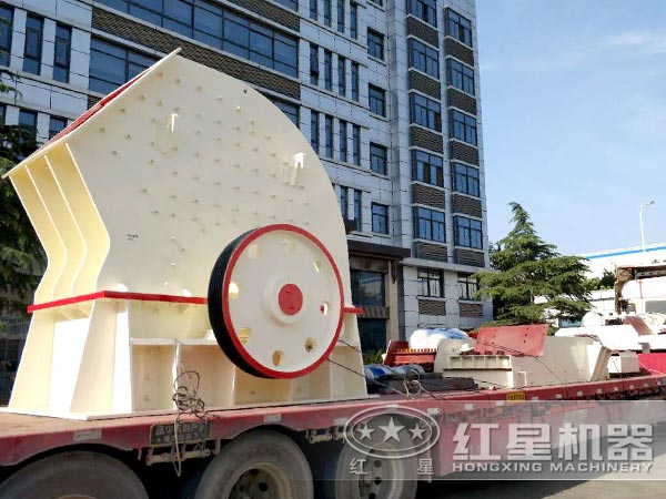 設(shè)備裝車(chē)發(fā)貨中