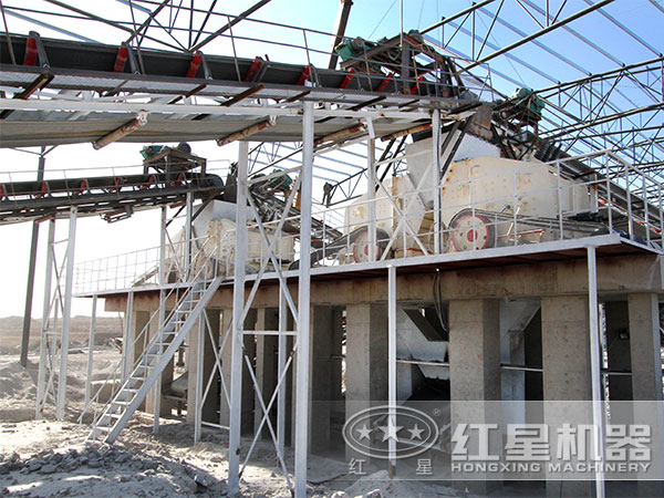 河南信陽(yáng)客戶石子加工生產(chǎn)現(xiàn)場(chǎng)