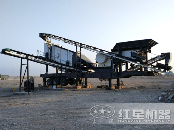 環(huán)保節(jié)能移動石頭破碎機湖北江漢破碎現(xiàn)場