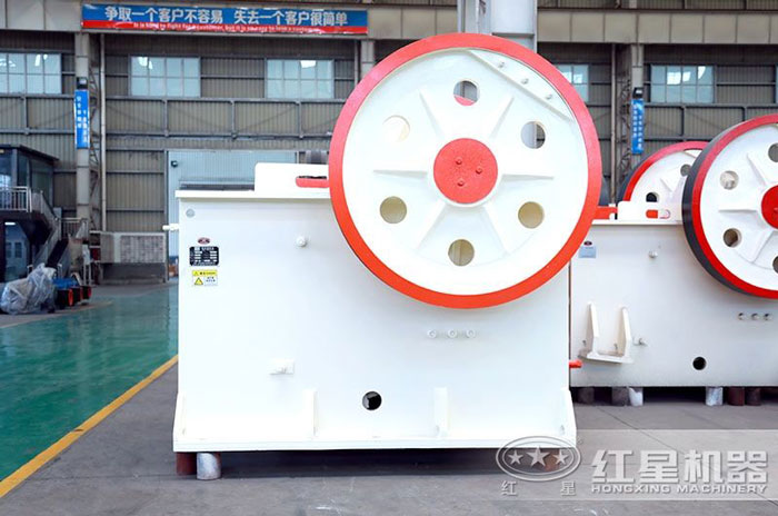 從破碎石頭到洗沙需要用幾套設(shè)備？全套配置下來多少錢？