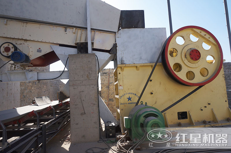 石灰石顎式破碎機(jī)