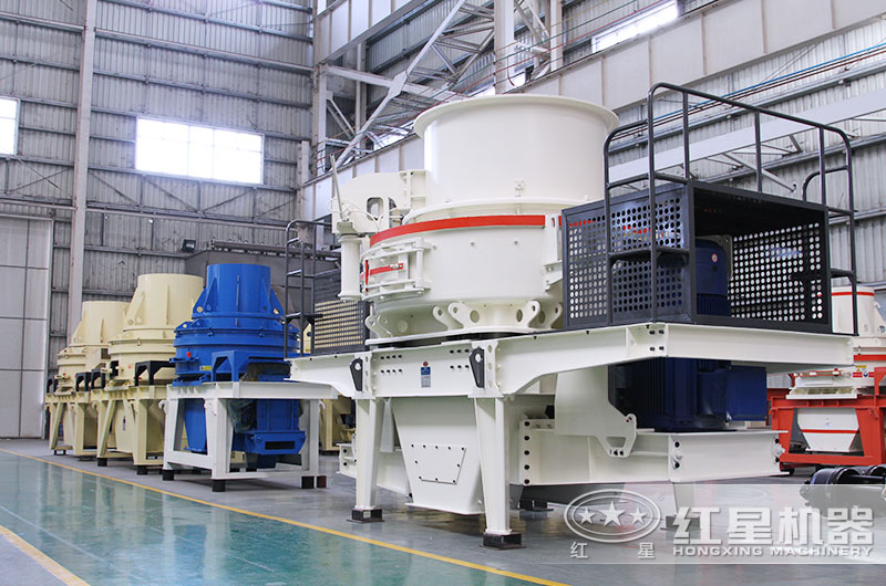 時產(chǎn)200噸中型鵝卵石制砂機(jī)車間