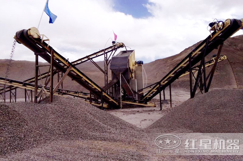 碎石破碎機(jī)生產(chǎn)線一天產(chǎn)量是多少？有沒(méi)有現(xiàn)場(chǎng)生產(chǎn)視頻？