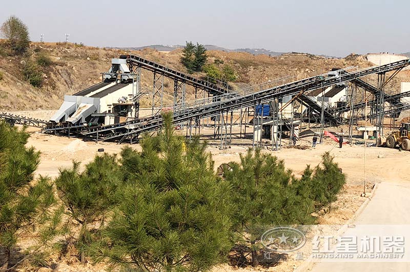 哪種制砂機(jī)出來(lái)的沙好用，有沒(méi)有石頭制砂現(xiàn)場(chǎng)視頻