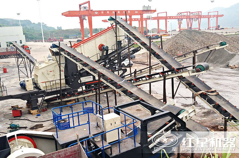 總價(jià)值300萬左右建筑工程垃圾移動(dòng)破碎生產(chǎn)線現(xiàn)場(chǎng)