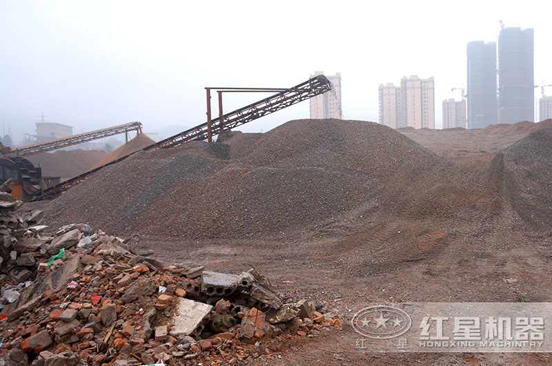 建筑垃圾變廢為磚設(shè)備多少錢，建筑垃圾做的磚多少錢一塊？