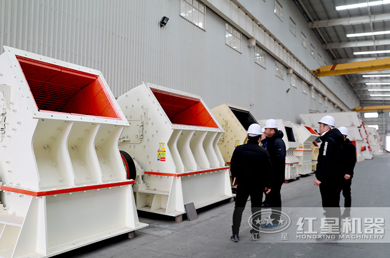 破碎鋼渣用哪種破碎機(jī)好？產(chǎn)量是多少？