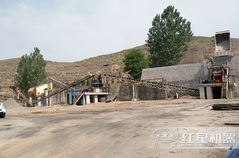 破碎玄武巖用什么機器好？整條生產(chǎn)線還需要哪些設備？