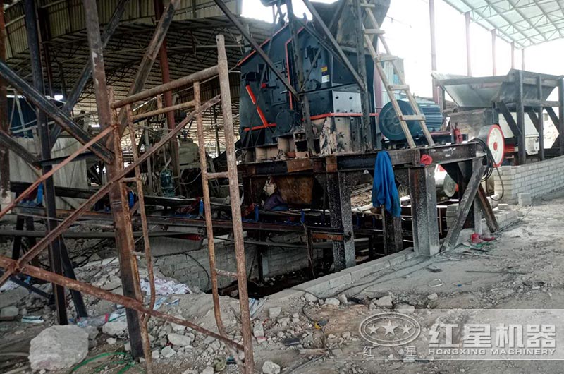 1315反擊破制砂機(jī)沒有篩底能不能出砂？板錘多久換一次？怎么安裝？