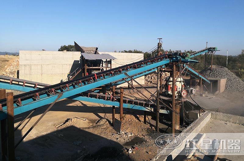 1立方玄武巖出多少噸碎石？哪種玄武巖碎石機(jī)粒型好產(chǎn)量高？